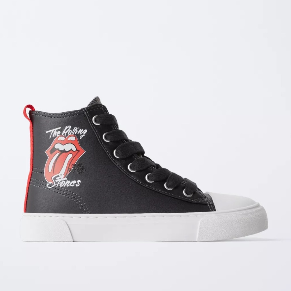 NWOT - KIDS ROLLING STONES SNEAKERS